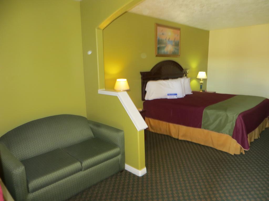 Americas Best Value Inn & Suites Hempstead Номер фото