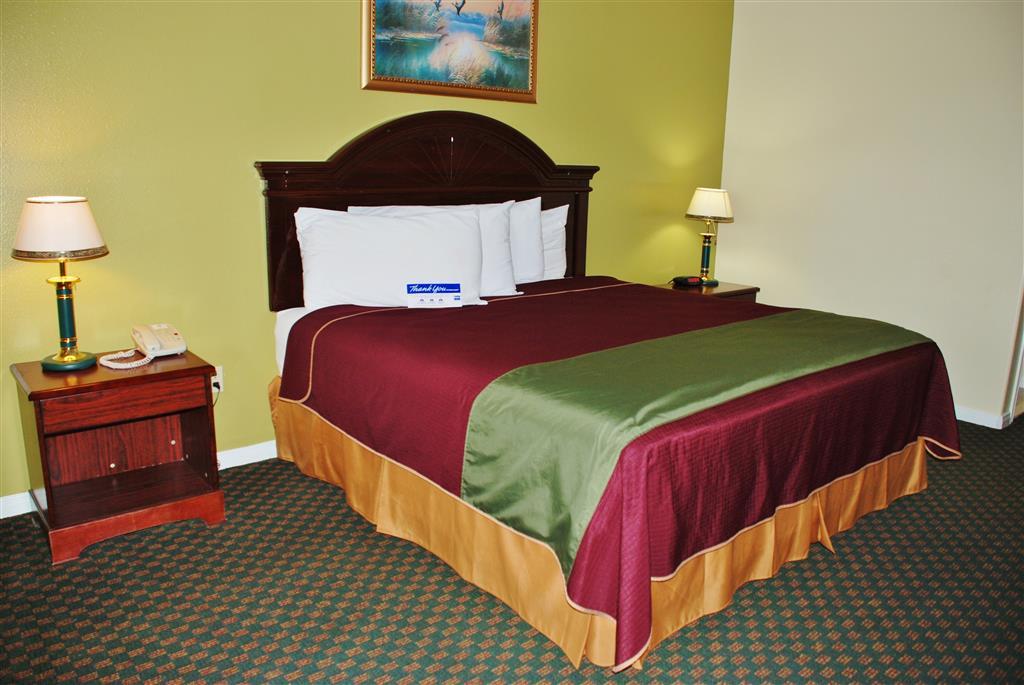 Americas Best Value Inn & Suites Hempstead Номер фото